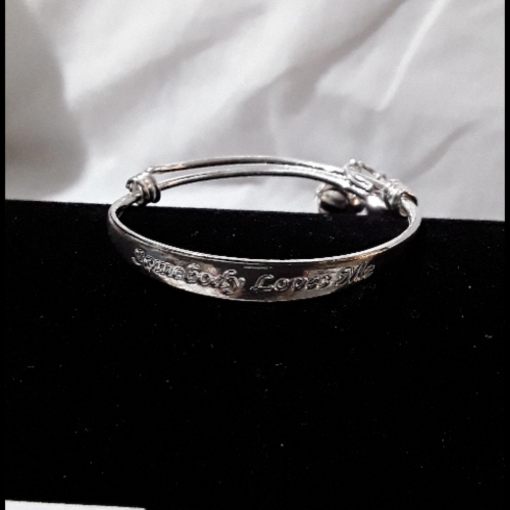Baby girl Somebody loves me sterling bracelet bell - Picture 3 of 4